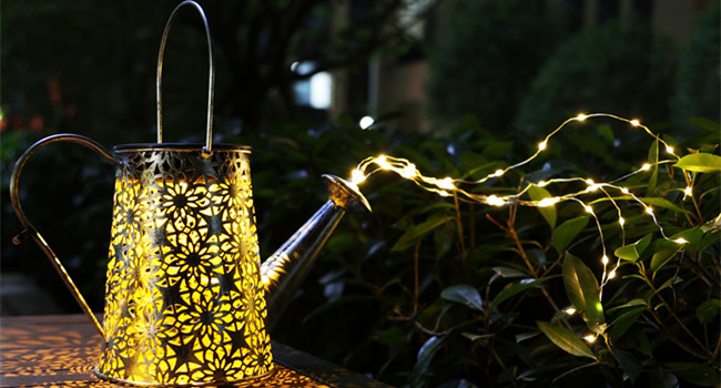 solar watering can with cascading lights